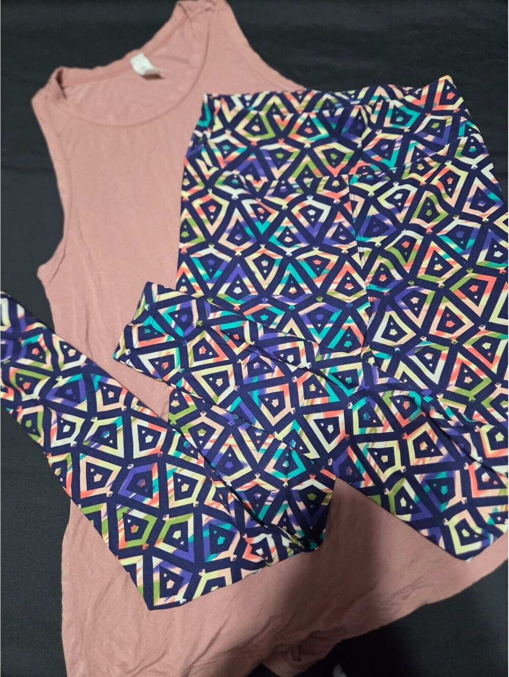 LuLaRoe Geometric Pattern Leggings and Mauve Tank Top Set - Size M